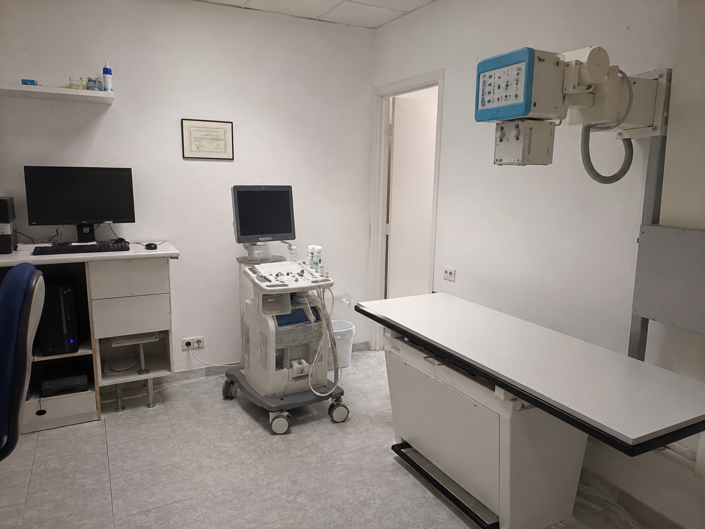 Sala de diagnóstico por imagen de Clínica Veterinaria Tendetes.